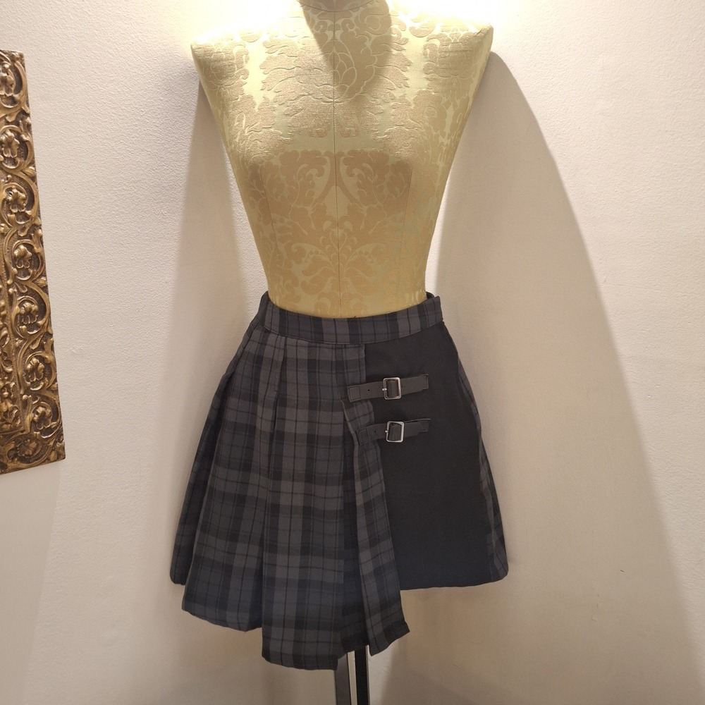 Hot Topic Plaid Goth Punk Rock Metal Mini 90s Y2K Skirt Women's Size XS - Picture 3 of 7